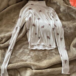 long sleeved women’s top